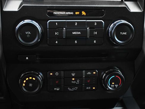 Used 2018 Ford F150 XLT w/ Equipment Group 302A Luxury AWD/4WD image 18