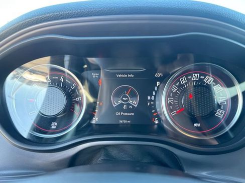 Used 2023 Dodge Challenger SXT image 3