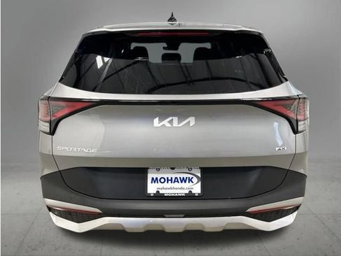 Used 2023 Kia Sportage LX AWD/4WD image 4