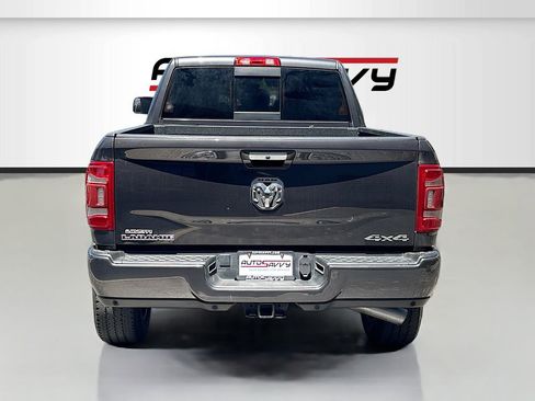 Used 2021 RAM 2500 Laramie w/ Chrome Appearance Group AWD/4WD image 6