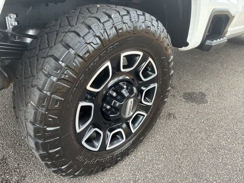 Used 2024 Ford F250 Platinum image 14