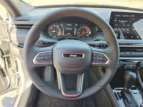 Certified 2026 Jeep Compass Limited AWD/4WD image 18