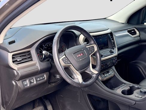 Used 2022 GMC Acadia Denali w/ Denali Ultimate Package AWD/4WD image 9