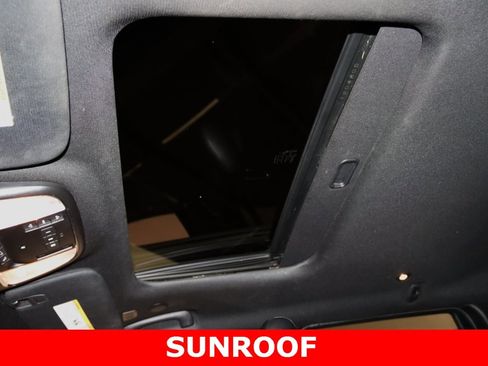 Used 2019 Jeep Grand Cherokee Altitude image 18