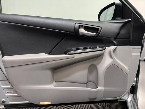 Used 2014 Toyota Camry LE FWD image 13