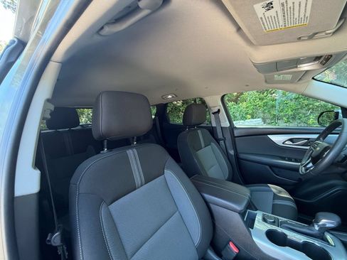 Used 2025 Chevrolet Blazer LT FWD image 37