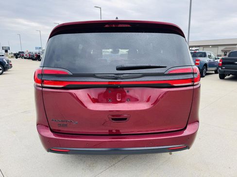 Used 2023 Chrysler Pacifica Touring-L w/ S Appearance Package FWD image 40