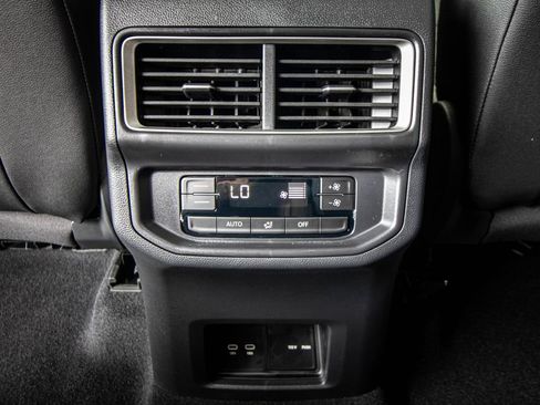 New 2026 Volkswagen Atlas Peak Edition image 32