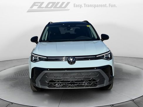 New 2026 Volkswagen Taos SE image 2