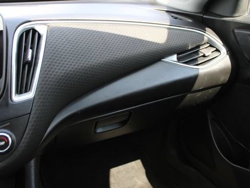 Used 2016 Chevrolet Malibu LT FWD image 16