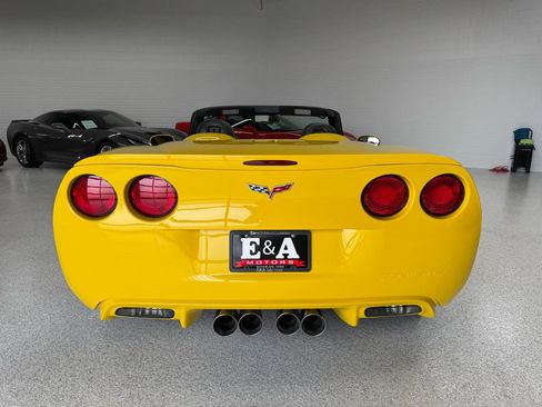 Used 2006 Chevrolet Corvette Convertible w/ Preferred Equipment Group RWD image 12