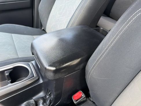 Used 2020 Toyota Tacoma TRD Off-Road AWD/4WD image 15