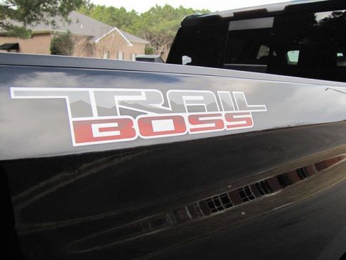 Used 2021 Chevrolet Silverado 1500 LT Trail Boss w/ LT Trail Boss Premium Package image 27