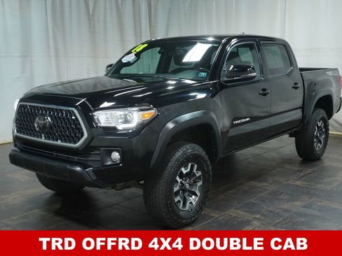 Used 2018 Toyota Tacoma TRD Off-Road w/ Technology Package AWD/4WD image 2