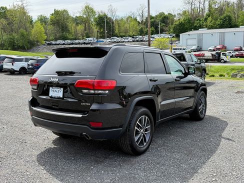 Used 2017 Jeep Grand Cherokee Limited RWD image 6