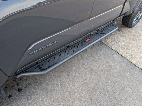 Used 2024 Toyota Tacoma TRD Off-Road image 13