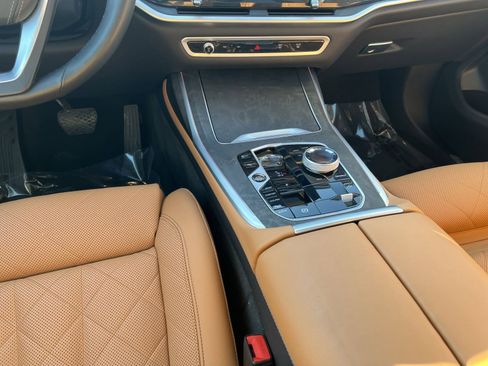 Used 2023 BMW X7 xDrive40i w/ Executive Package image 23