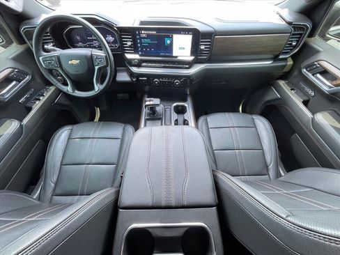 Used 2024 Chevrolet Silverado 1500 High Country w/ High Country Premium Package AWD/4WD image 12