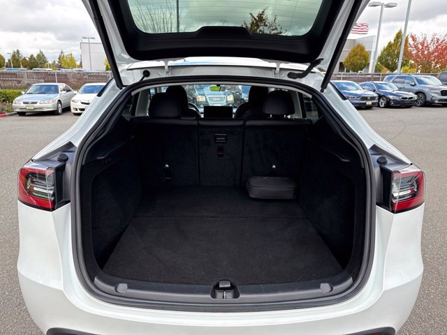 Used 2024 Tesla Model Y Long Range AWD/4WD image 11