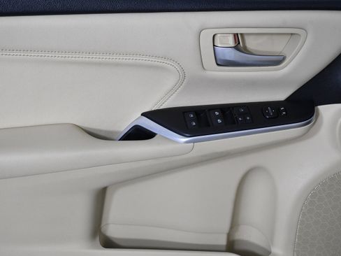 Used 2017 Toyota Camry XLE image 21