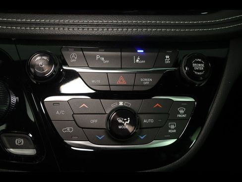 New 2026 Chrysler Pacifica Select image 19