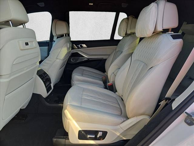 Used 2022 BMW X7 M50i w/ Executive Package AWD/4WD image 20