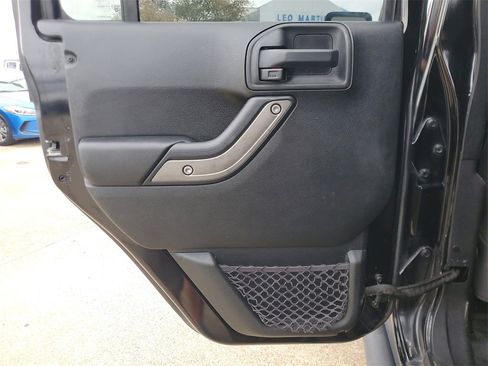 Used 2018 Jeep Wrangler Unlimited Sport S image 12