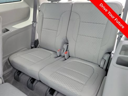Used 2017 GMC Acadia SLE FWD image 25