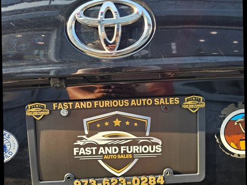 Used 2022 Toyota Highlander L AWD/4WD image 35