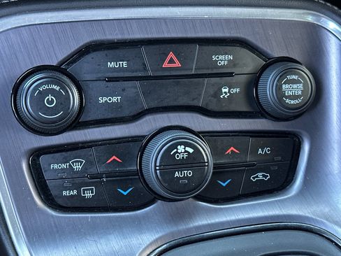 Used 2017 Dodge Challenger R/T RWD image 18