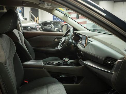 Used 2021 Nissan Rogue SV AWD/4WD image 13
