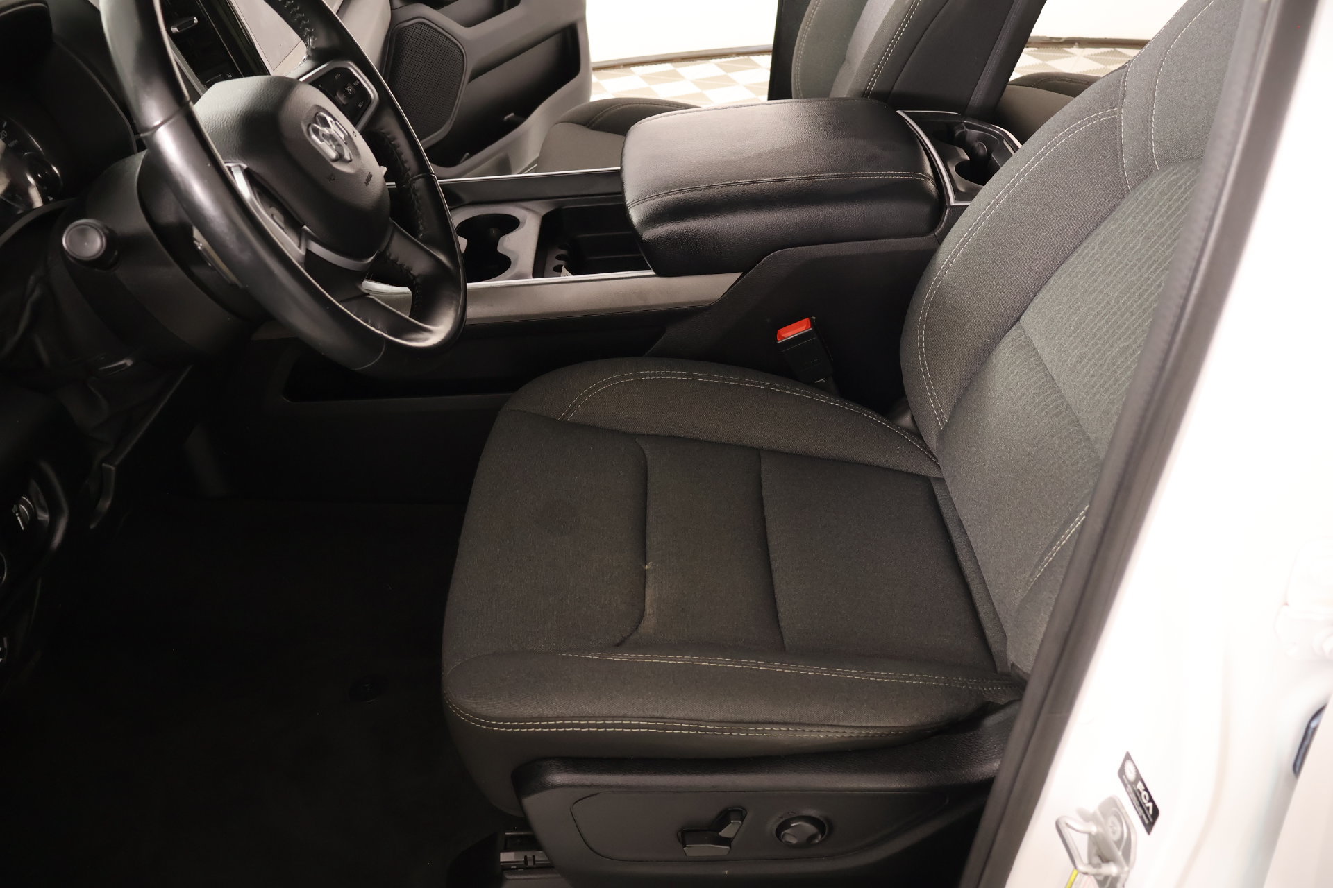 Used 2022 RAM 1500 Big Horn AWD/4WD image 11