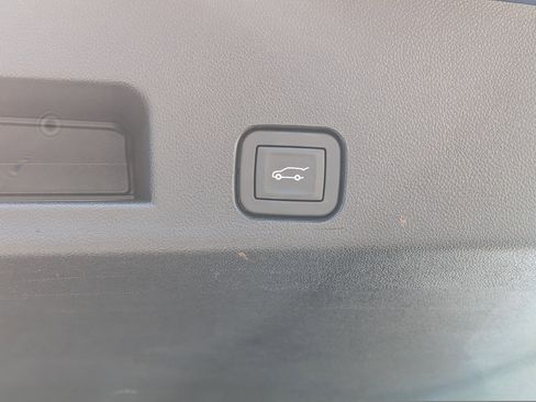 Used 2025 Chevrolet Traverse Z71 w/ Driver Confidence Package AWD/4WD image 14