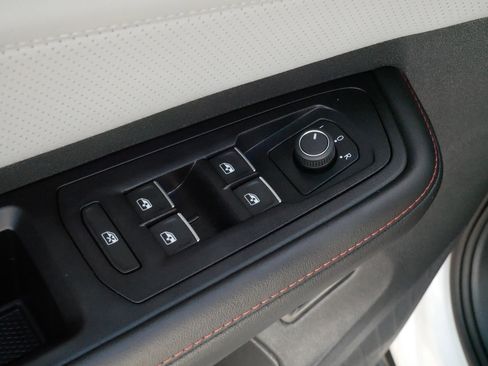Used 2024 Volkswagen Atlas Peak Edition SE AWD/4WD image 19