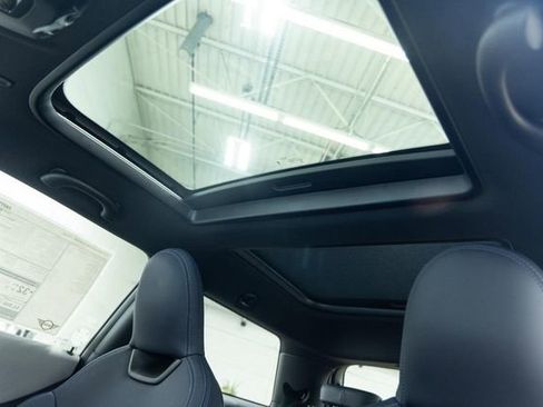 Certified 2025 MINI Cooper 2-Door Hardtop image 15