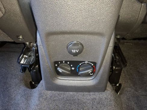 Certified 2018 Ford Transit Connect XL image 14