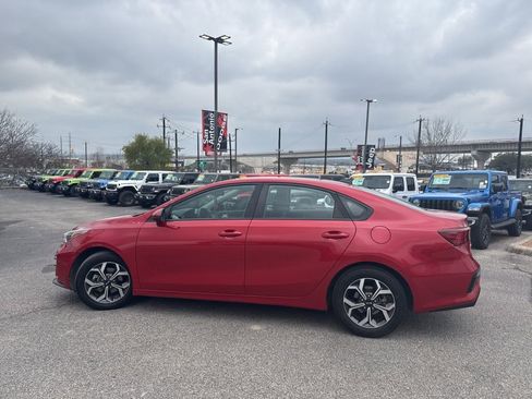 Used 2019 Kia Forte LXS image 39