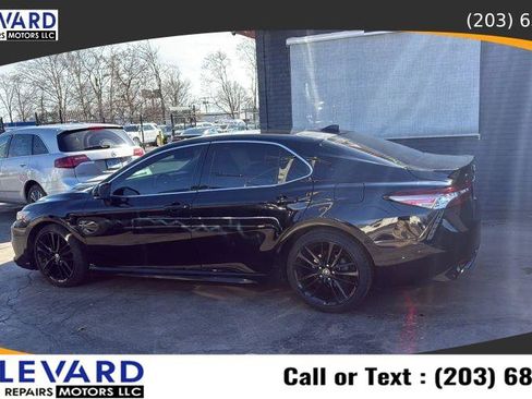 Used 2019 Toyota Camry XSE image 4