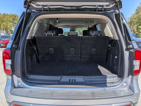Used 2024 Ford Expedition XLT RWD image 13