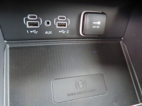 New 2025 Jeep Grand Cherokee Altitude image 11