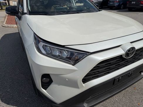 Used 2021 Toyota RAV4 XLE Premium image 15