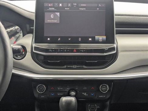 Used 2023 Jeep Compass Limited image 13