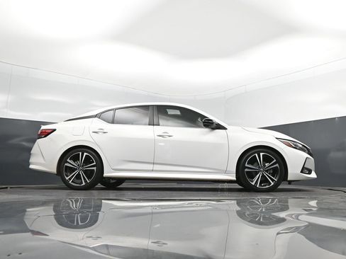 Used 2023 Nissan Sentra SR w/ SR Premium Package FWD image 43