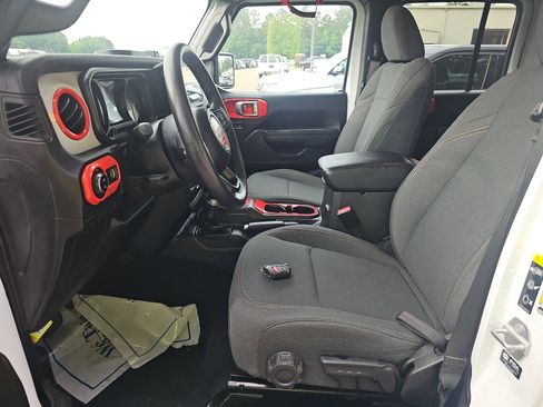 Used 2025 Jeep Gladiator Mojave AWD/4WD image 8