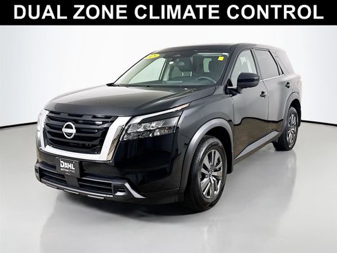Used 2025 Nissan Pathfinder S AWD/4WD image 4