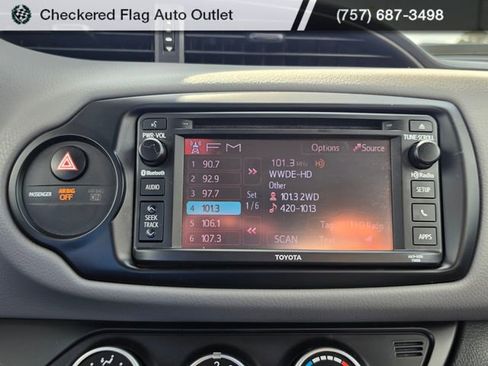Used 2016 Toyota Yaris L FWD image 28