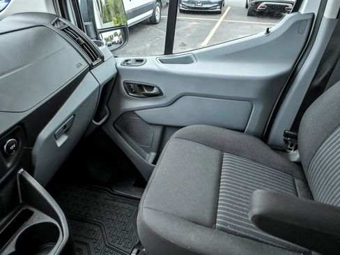 Used 2018 Ford Transit 150 XLT RWD image 22