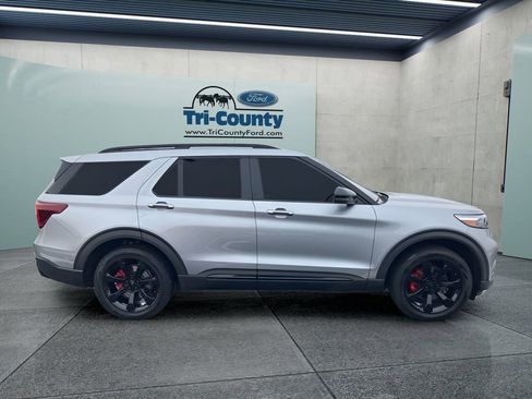 Used 2023 Ford Explorer ST w/ Equipment Group 401A image 9