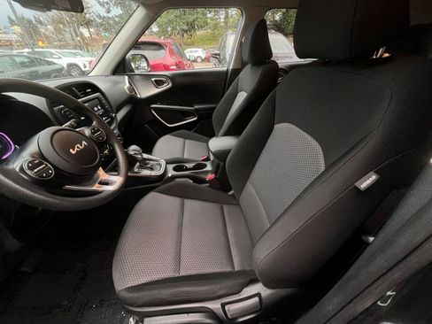 Used 2025 Kia Soul LX w/ LX Technology Package image 27