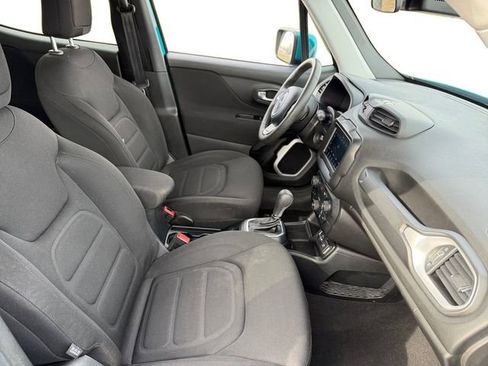 Used 2019 Jeep Renegade Latitude image 17